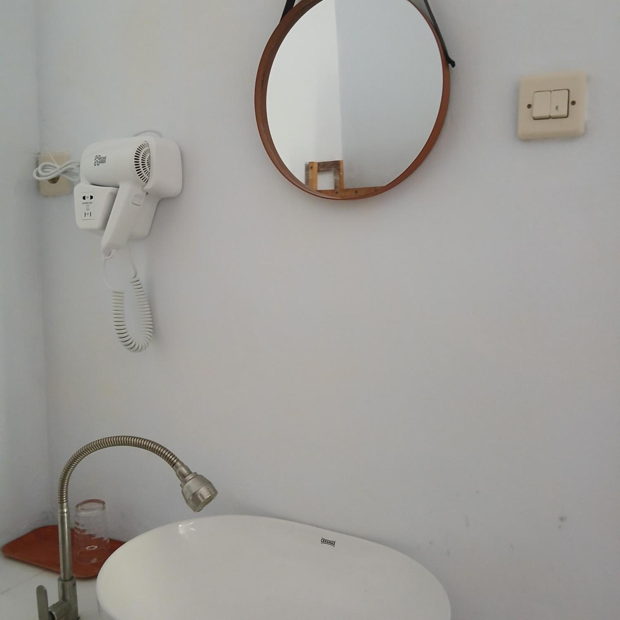 Renata Cottages Ohoililir Phòng bức ảnh